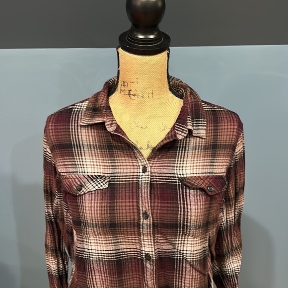 Wolverine button down shirt size XL women’s - Picture 2 of 7